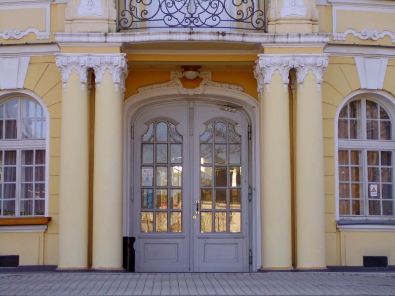 Soubor:Kamenne lazne Teplice vchod.jpg