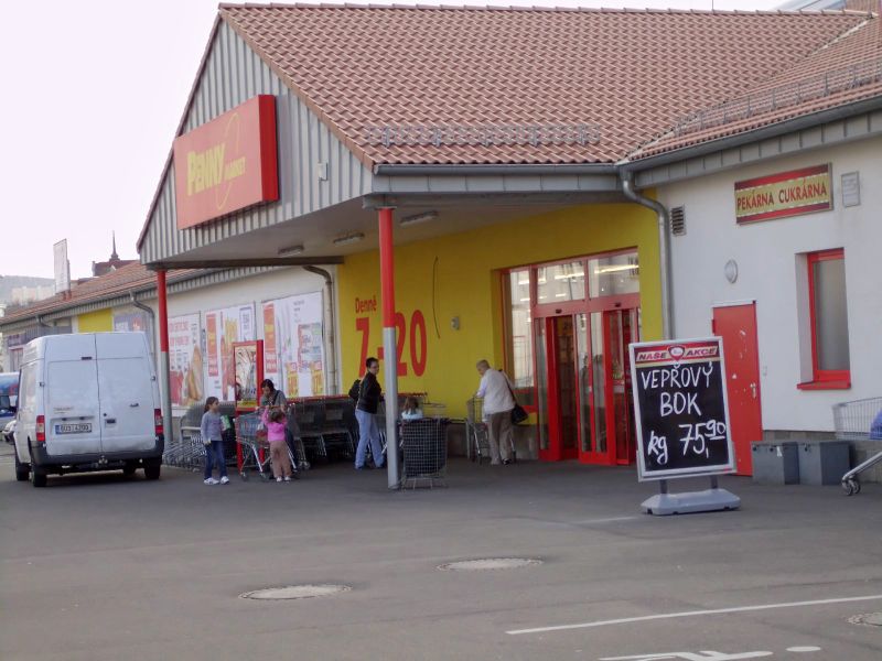 Soubor:Penny Teplice Masarykova detail.jpg