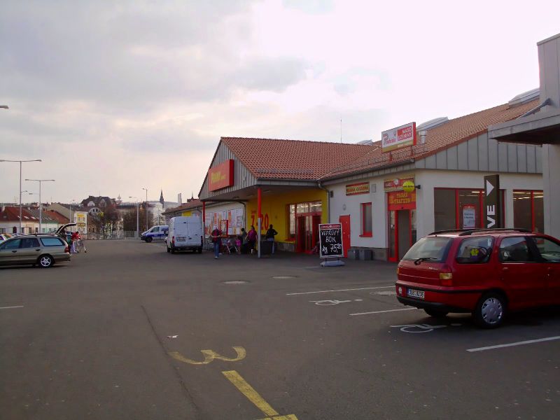 Soubor:Penny Teplice Masarykova zleva.jpg